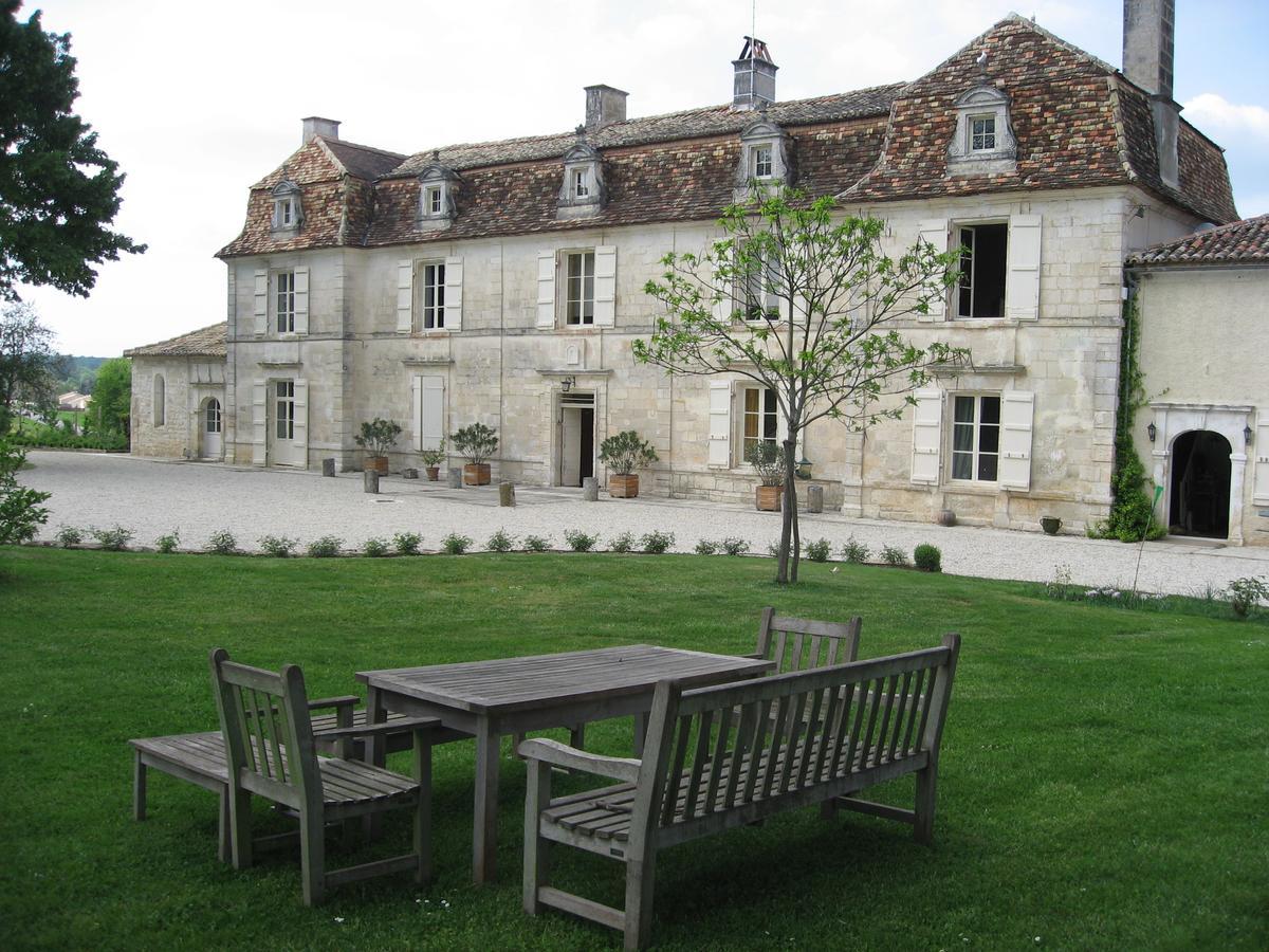 Chateau Manoir De La Leche Touvre Exterior photo
