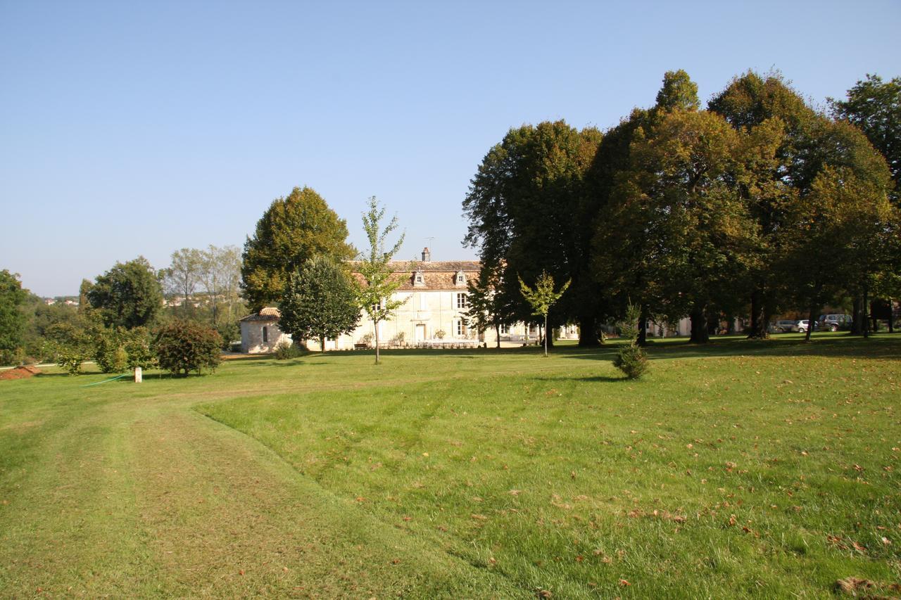Chateau Manoir De La Leche Touvre Exterior photo