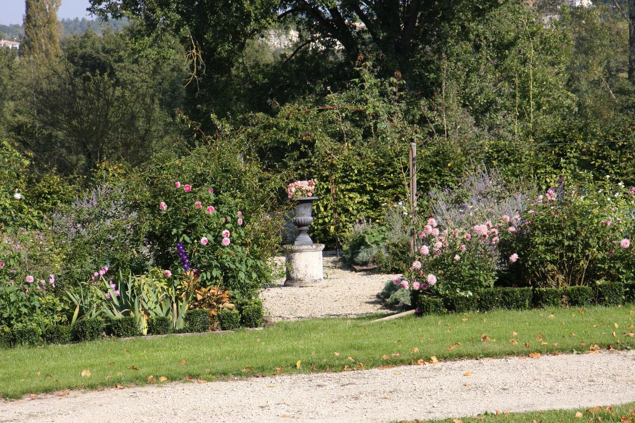 Chateau Manoir De La Leche Touvre Exterior photo