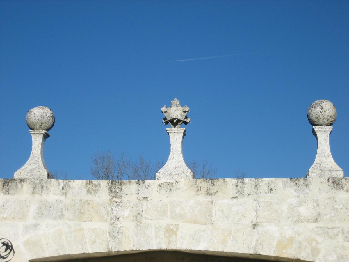 Chateau Manoir De La Leche Touvre Exterior photo