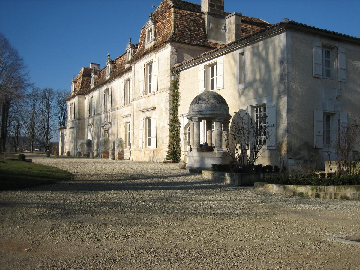 Chateau Manoir De La Leche Touvre Exterior photo